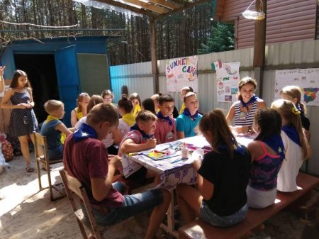 Перший день роботи літнього наметового  англомовного табору "Поліглот" для учнів 5-9 класів