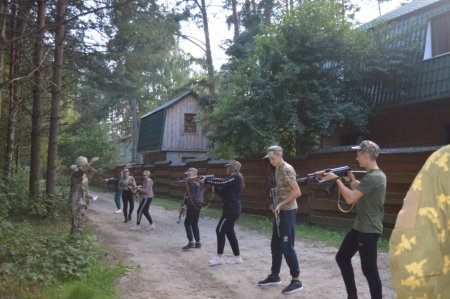 Навчально-польові збори учнів військово-спортивного профілю.