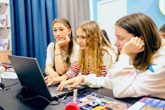 Створи креативний чекліст і виграй книги: українським школярам пропонують взяти участь у благодійному проєкті