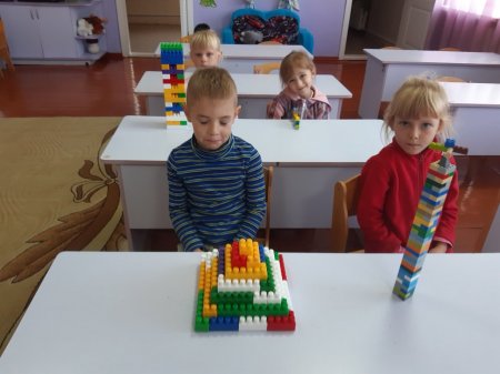 Гурток з LEGO конструювання