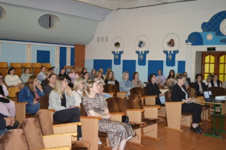 ЗУСТРІЧ ДИРЕКТОРА ЛІЦЕЮ З БАТЬКАМИ-ПАРТНЕРАМИ