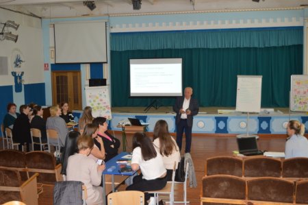 "Від ідеї до реальних змін": Тренінги з експерткою з питань управління освітою та  стратегічного планування!