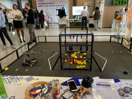 Нові можливості для навчання: візит інженера-електроніка ліцею на освітню виставку в Києві