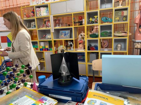 Нові можливості для навчання: візит інженера-електроніка ліцею на освітню виставку в Києві