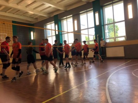Вітаємо команду ліцею з III місцем на Кубку з волейболу у Вараші!