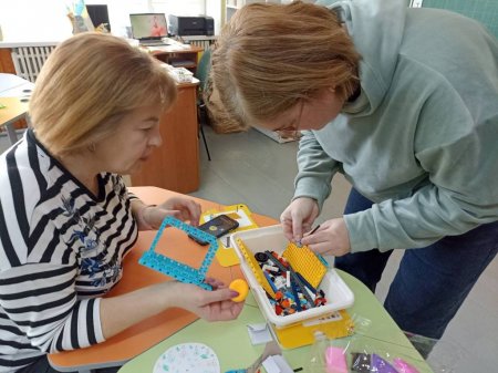 Тренінг з діяльнісного навчання: LEGOTinkeringToolkit у дії!