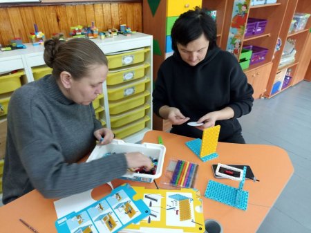 Тренінг з діяльнісного навчання: LEGOTinkeringToolkit у дії!