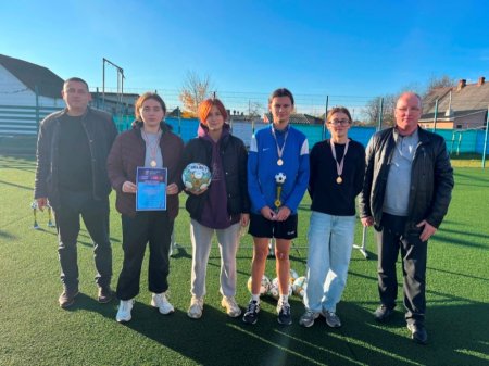 Футбольні змагання «Пліч-о-пліч»