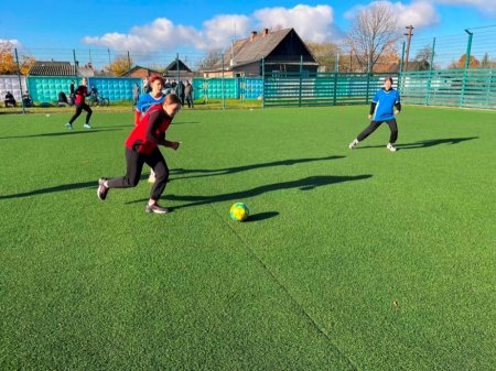 Футбольні змагання «Пліч-о-пліч»