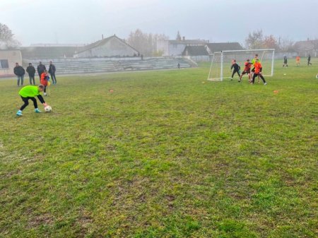 Футбольні змагання «Пліч-о-пліч»