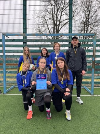 Футбольні змагання «Пліч-о-пліч»