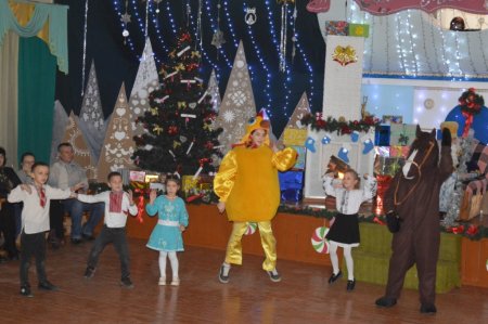 Святкове диво Миколая для учнів 1-х класів