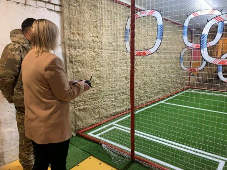 Вчителі «Захисту України» вдосконалюють майстерність пілотування FPV-дронів