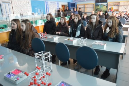 ПРОФОРІЄНТАЦІЙНА ЗУСТРІЧ З ДЕВ’ЯТИКЛАСНИКАМИ ВОЛОДИМИРЕЦЬКОЇ ГРОМАДИ