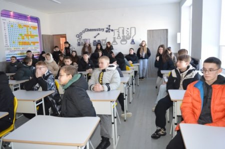 ПРОФОРІЄНТАЦІЙНА ЗУСТРІЧ З ДЕВ’ЯТИКЛАСНИКАМИ ВОЛОДИМИРЕЦЬКОЇ ГРОМАДИ