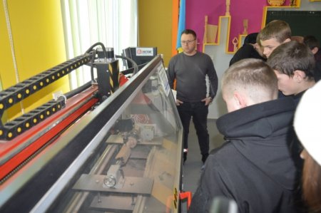   ПРОФОРІЄНТАЦІЙНА ЗУСТРІЧ З ДЕВ’ЯТИКЛАСНИКАМИ ВОЛОДИМИРЕЦЬКОЇ ГРОМАДИ