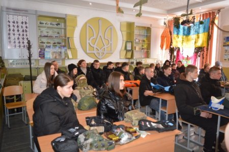   ПРОФОРІЄНТАЦІЙНА ЗУСТРІЧ З ДЕВ’ЯТИКЛАСНИКАМИ ВОЛОДИМИРЕЦЬКОЇ ГРОМАДИ