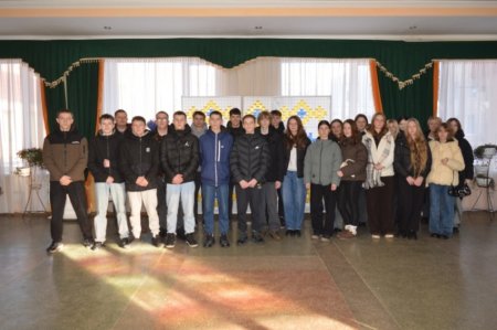 ПРОФОРІЄНТАЦІЙНА ЗУСТРІЧ З ДЕВ’ЯТИКЛАСНИКАМИ ВОЛОДИМИРЕЦЬКОЇ ГРОМАДИ