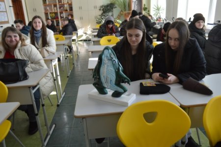 ПРОФОРІЄНТАЦІЙНА ЗУСТРІЧ З ДЕВ’ЯТИКЛАСНИКАМИ ВОЛОДИМИРЕЦЬКОЇ ГРОМАДИ