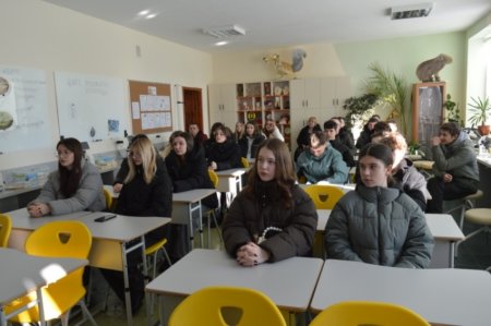 ПРОФОРІЄНТАЦІЙНА ЗУСТРІЧ З ДЕВ’ЯТИКЛАСНИКАМИ ВОЛОДИМИРЕЦЬКОЇ ГРОМАДИ