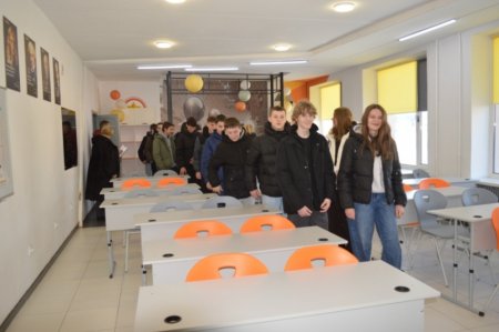 ПРОФОРІЄНТАЦІЙНА ЗУСТРІЧ З ДЕВ’ЯТИКЛАСНИКАМИ ВОЛОДИМИРЕЦЬКОЇ ГРОМАДИ