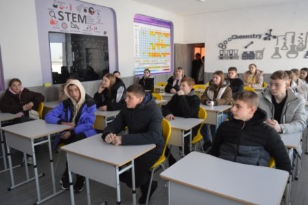 ПРОФОРІЄНТАЦІЙНА ЗУСТРІЧ З ДЕВ’ЯТИКЛАСНИКАМИ ВОЛОДИМИРЕЦЬКОЇ ГРОМАДИ