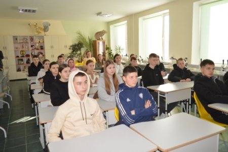 ПРОФОРІЄНТАЦІЙНА ЗУСТРІЧ З ДЕВ’ЯТИКЛАСНИКАМИ ВОЛОДИМИРЕЦЬКОЇ ГРОМАДИ