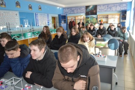 ПРОФОРІЄНТАЦІЙНА ЗУСТРІЧ З ДЕВ’ЯТИКЛАСНИКАМИ ВОЛОДИМИРЕЦЬКОЇ ГРОМАДИ