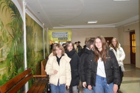 ПРОФОРІЄНТАЦІЙНА ЗУСТРІЧ З ДЕВ’ЯТИКЛАСНИКАМИ ВОЛОДИМИРЕЦЬКОЇ ГРОМАДИ