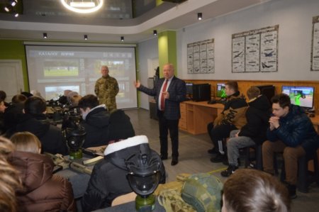 ПРОФОРІЄНТАЦІЙНА ЗУСТРІЧ З ДЕВ’ЯТИКЛАСНИКАМИ ВОЛОДИМИРЕЦЬКОЇ ГРОМАДИ