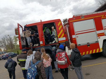 Будні рятувальників: екскурсія учнів 5-х класів до пожежної частини