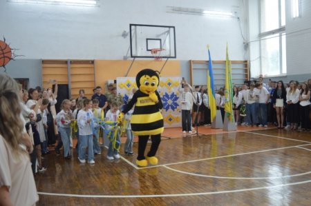 Новий навчальний рік розпочато! У Володимирецькому ліцеї «Колегіум» пролунав Перший дзвоник