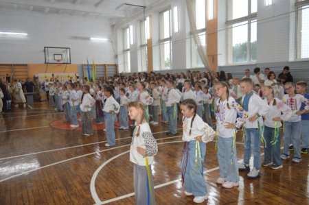 Новий навчальний рік розпочато! У Володимирецькому ліцеї «Колегіум» пролунав Перший дзвоник