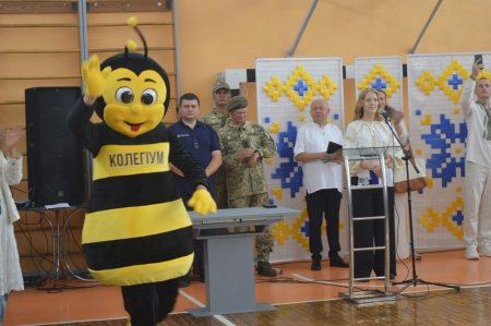 Новий навчальний рік розпочато! У Володимирецькому ліцеї «Колегіум» пролунав Перший дзвоник