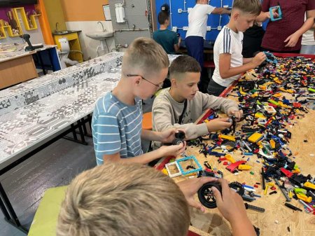 STEM у дії: конструюємо, моделюємо, досліджуємо!