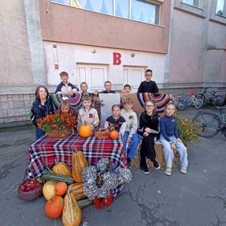 Осінній настрій на подвір’ї ліцею
