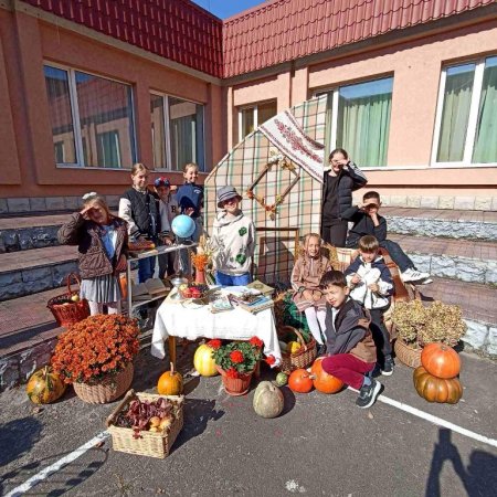 Осінній настрій на подвір’ї ліцею