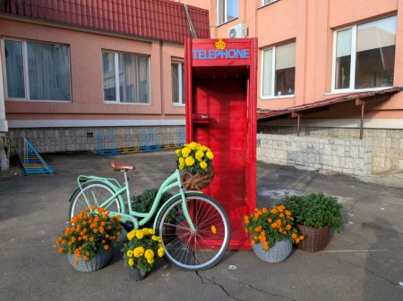 Осінній настрій на подвір’ї ліцею