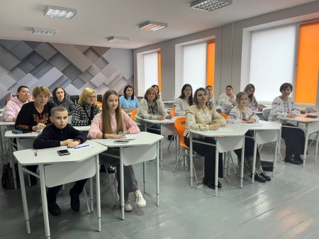 Єднаємося навколо рідного слова!